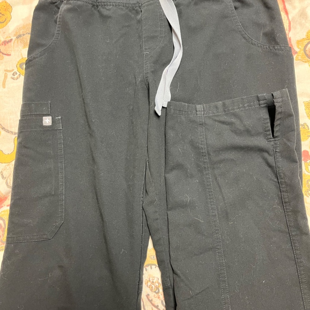 Figs Scrubs Set - Picture 3 of 5